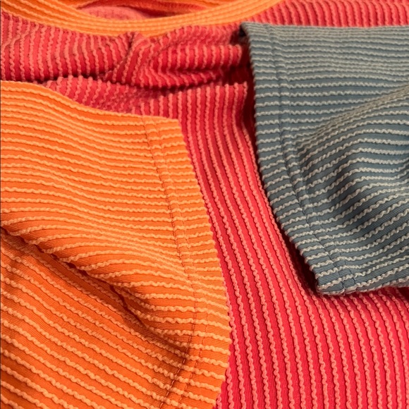 Colorful Women's Ribbed Top - Picture 3 of 4